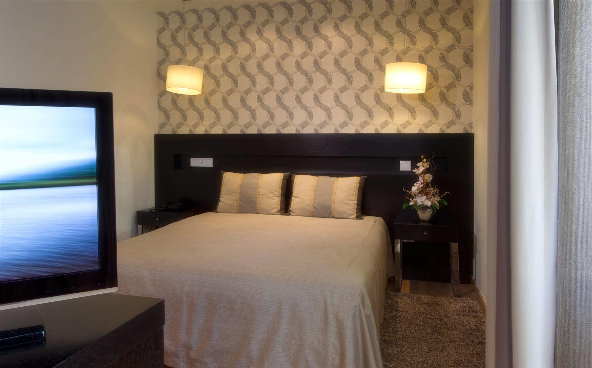 Vila Sao Vicente Boutique (Adults Only) อัลบูเฟรา ภายนอก รูปภาพ